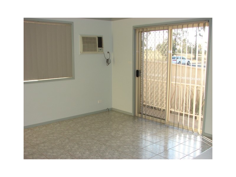 1/2 Calagroo Ave, Muswellbrook NSW 2333
