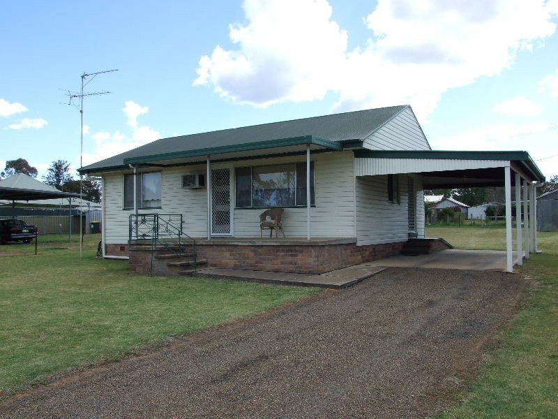 30 Hunter Street, Denman NSW 2328