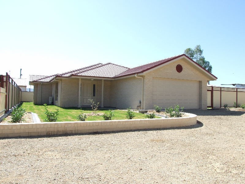 1/1 Crinoline Street, Denman NSW 2328