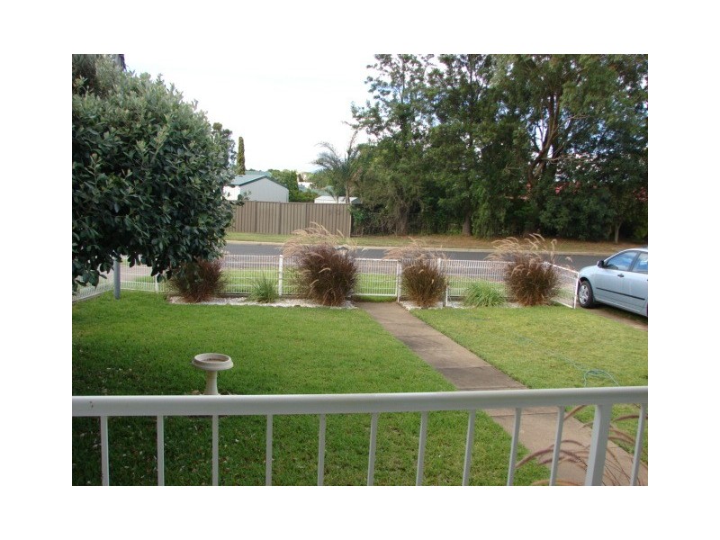 19 Skellatar St, Muswellbrook NSW 2333