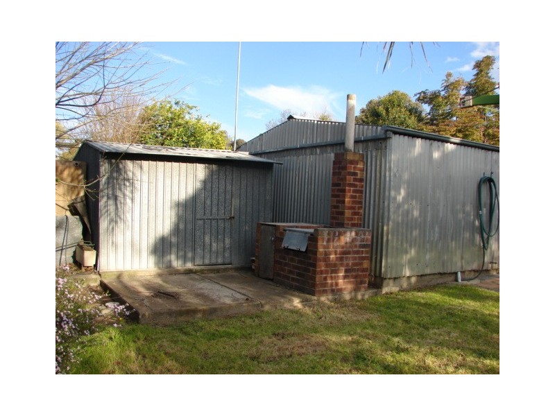 16 Anzac Parade, Muswellbrook NSW 2333