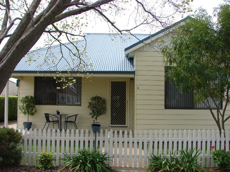 12 Barrett Street, Muswellbrook NSW 2333