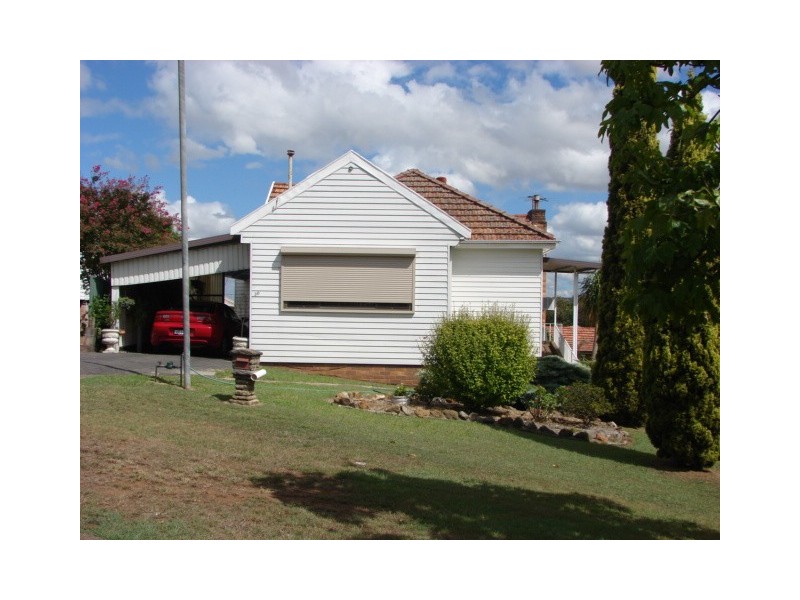 30 Flanders Ave, Muswellbrook NSW 2333