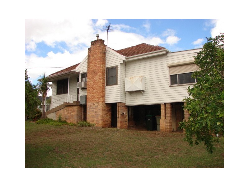 30 Flanders Ave, Muswellbrook NSW 2333