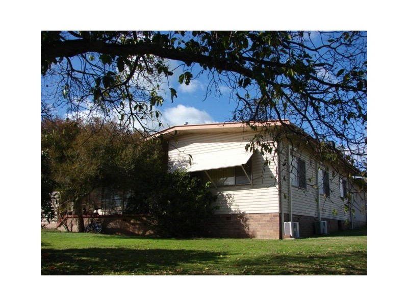 83 St Andrew Street, Aberdeen NSW 2336