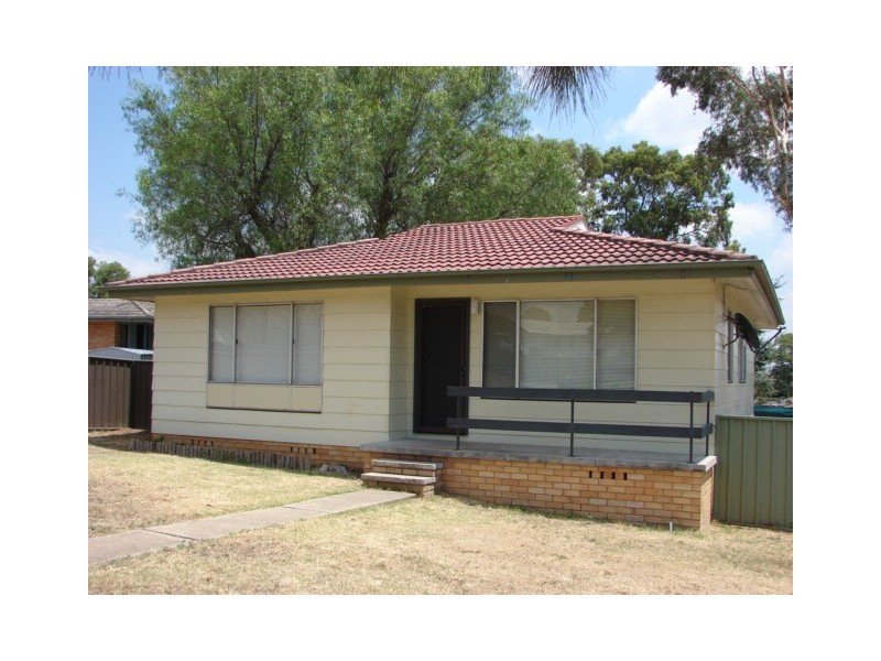 2 Dangar Place, Muswellbrook NSW 2333