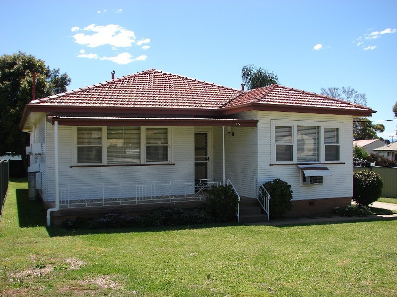 35 Mitchell Street, Muswellbrook NSW 2333