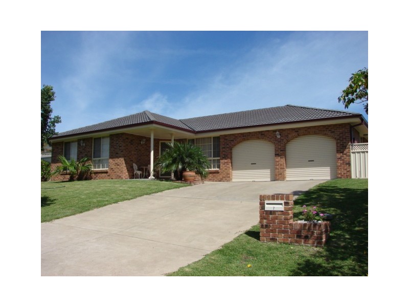 7 Fitzgerald Ave, Muswellbrook NSW 2333