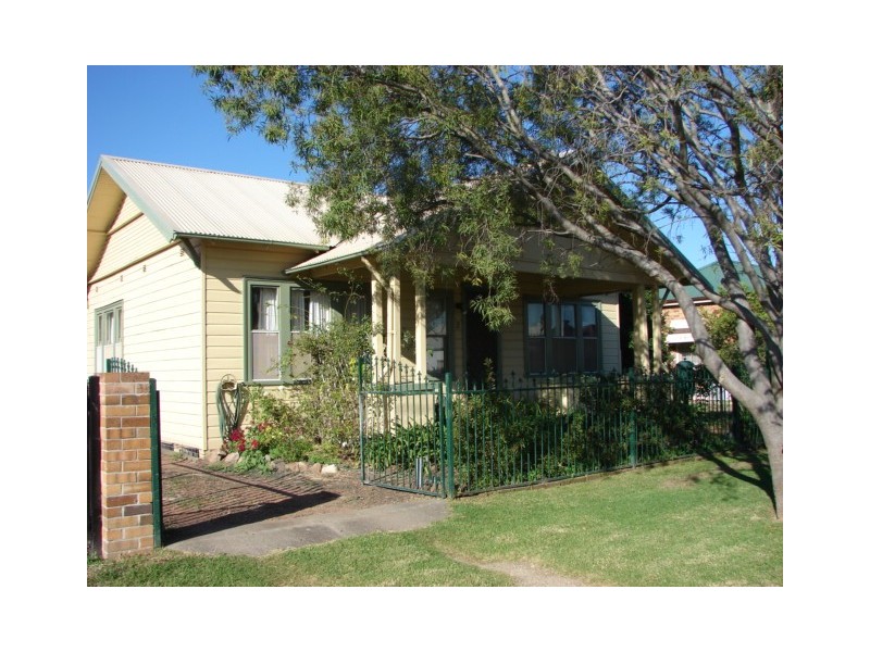 2 Barrett Street, Muswellbrook NSW 2333