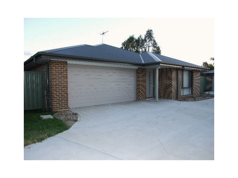 2/82 Palace Street, Denman NSW 2328
