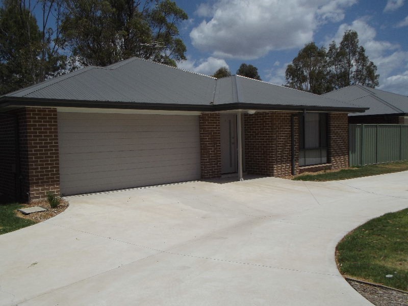 2/86 Palace Street, Denman NSW 2328