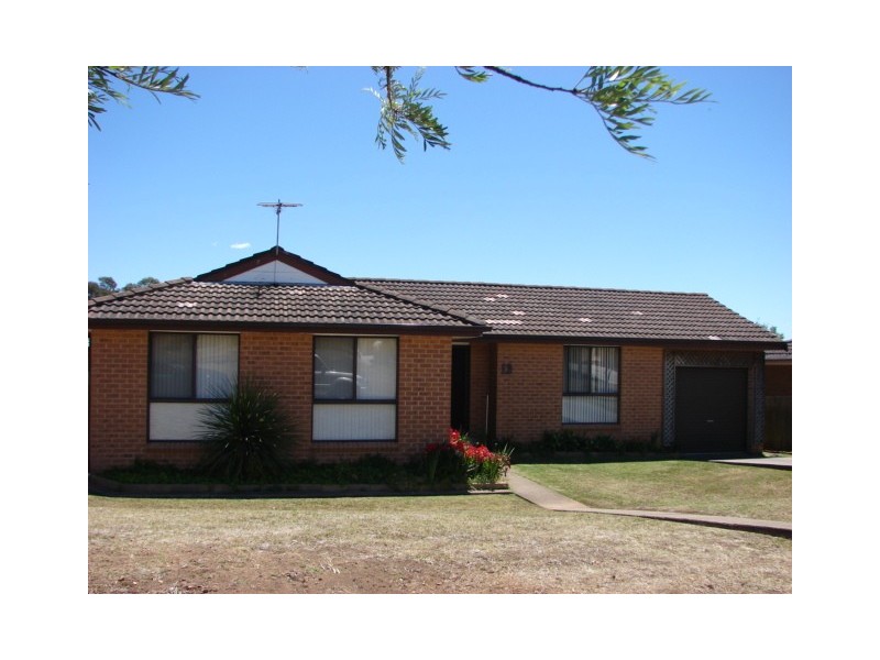 12 Rutherford Road, Muswellbrook NSW 2333