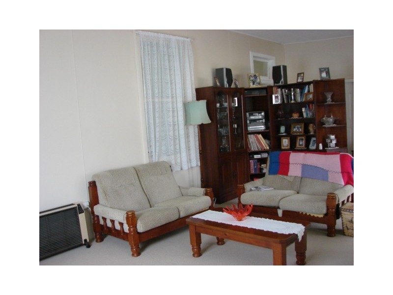 18 Walker Street, Aberdeen NSW 2336