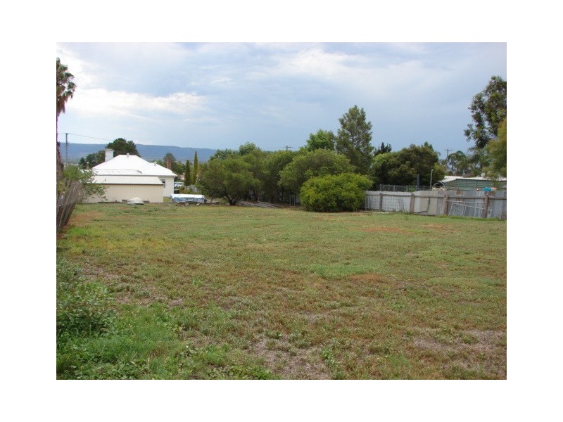 18 Walker Street, Aberdeen NSW 2336