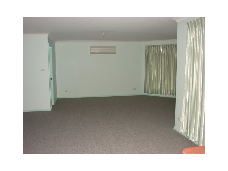 19 Calgaroo Ave, Muswellbrook NSW 2333