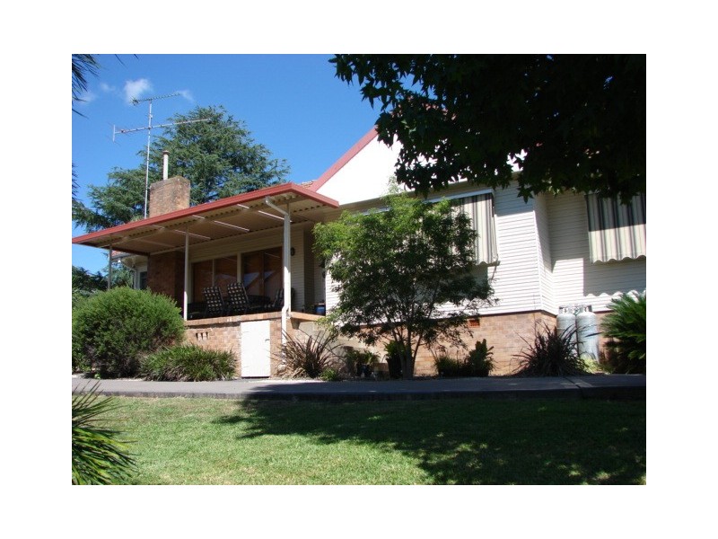 7 Shaw Cres, Muswellbrook NSW 2333