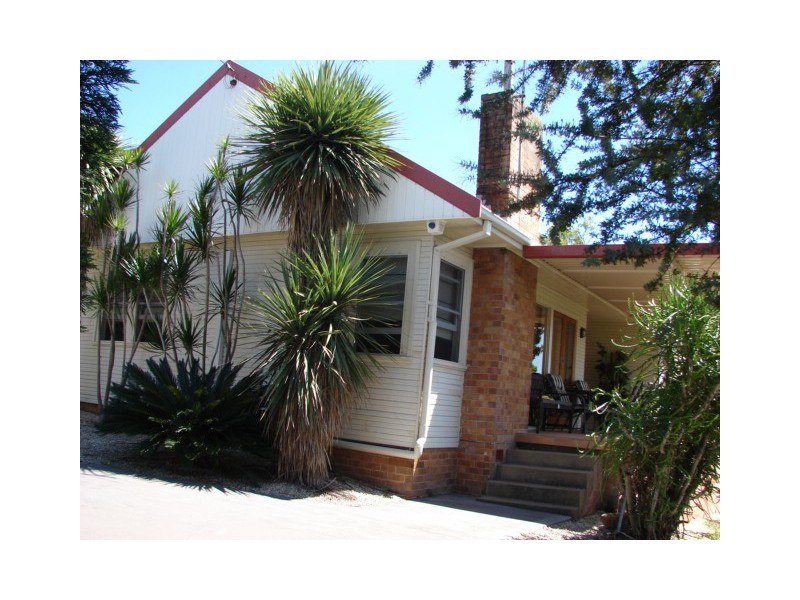 7 Shaw Cres, Muswellbrook NSW 2333