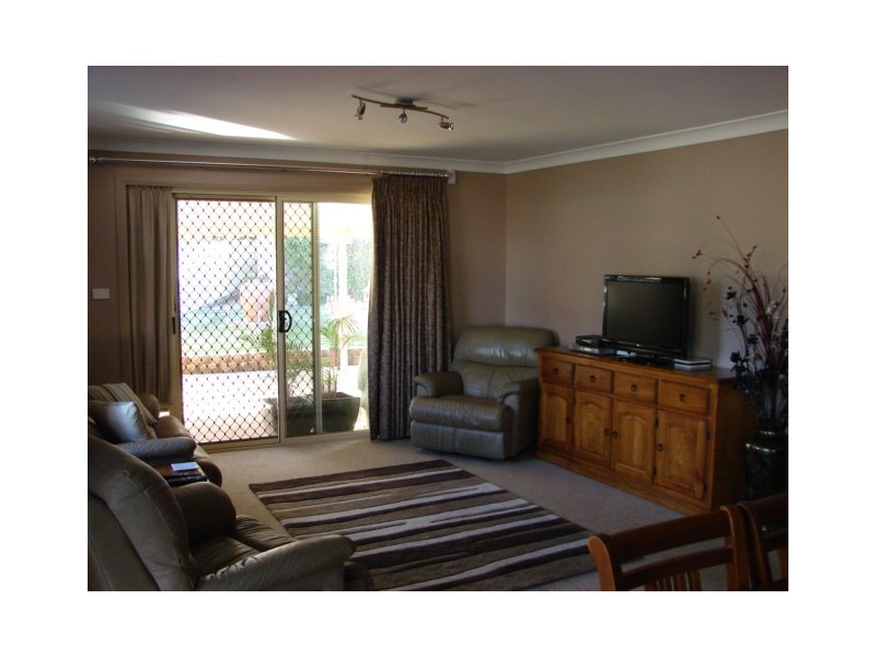 1/12 Cassidy Ave, Muswellbrook NSW 2333