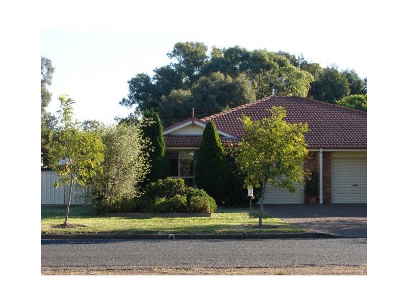 1/12 Cassidy Ave, Muswellbrook NSW 2333