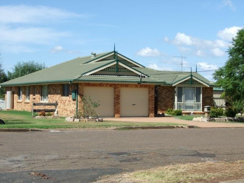 17 Palace Street, Denman NSW 2328