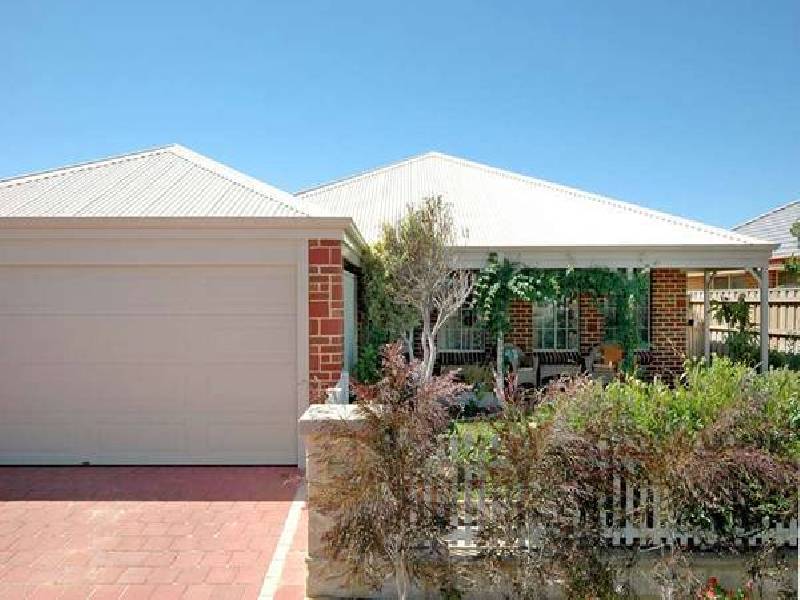 18 Halpin Circle, Ellenbrook WA 6069