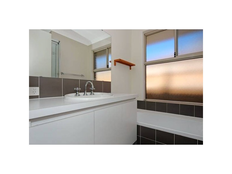 18 Halpin Circle, Ellenbrook WA 6069