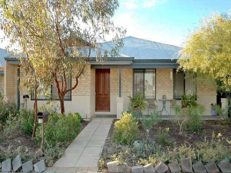 82 Pinegrove Drive, Ellenbrook WA 6069