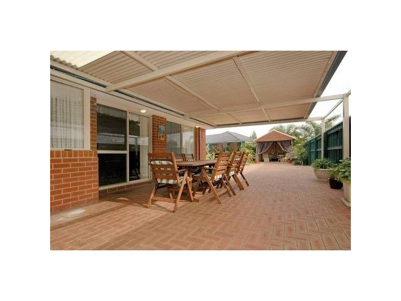 4 Carinta Court, Ellenbrook WA 6069