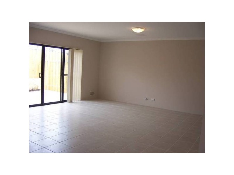 4/7 Madden Way, Ellenbrook WA 6069