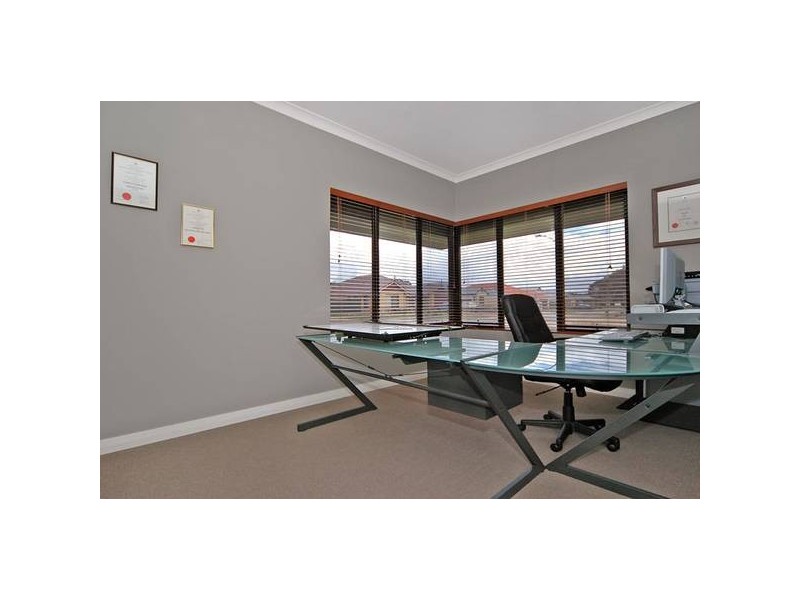 12 Deveraux Crescent, Ellenbrook WA 6069