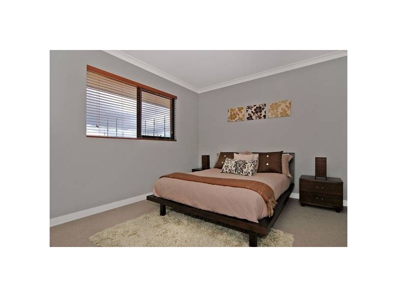 12 Deveraux Crescent, Ellenbrook WA 6069