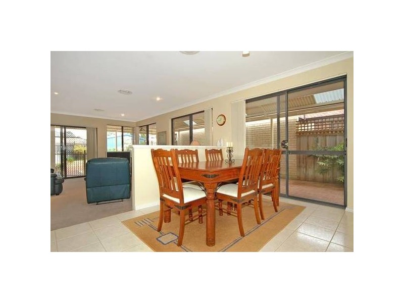 35 Vaucluse Crescent, Ellenbrook WA 6069