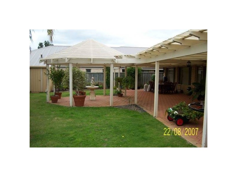 2 Whistler Court, Ellenbrook WA 6069