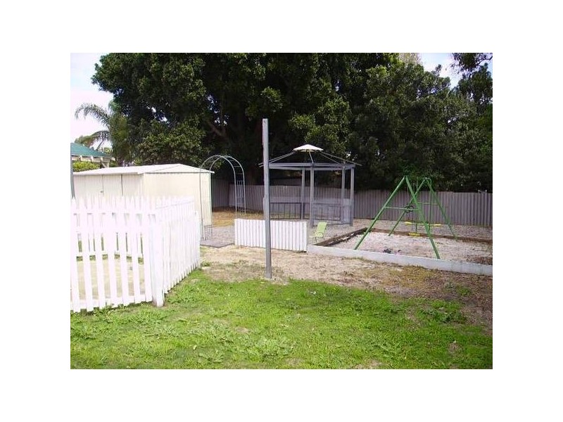15 Ferrier St, Swan View WA 6056