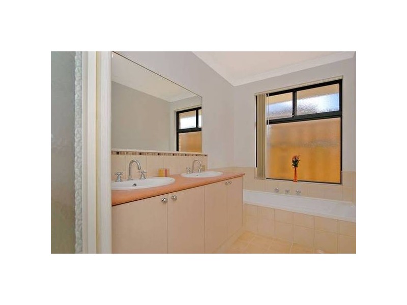 24 Moulton Trail, Ellenbrook WA 6069