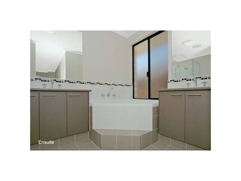 8 Waite Ridge, Ellenbrook WA 6069