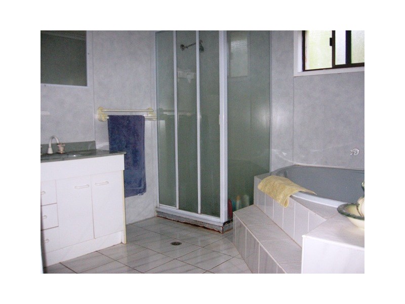 697 Keppel Sands Rd, Tungamull QLD 4702