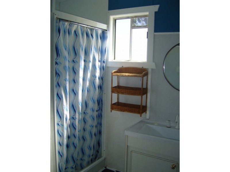 11 Meadow Street, Keppel Sands QLD 4702