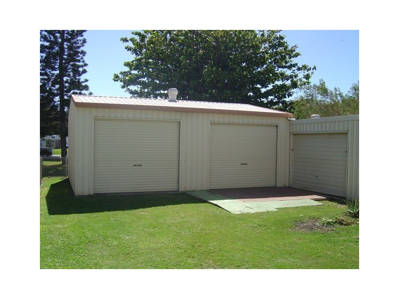 11 Meadow Street, Keppel Sands QLD 4702