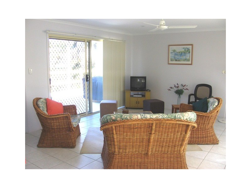 2/2 Reef Street, Zilzie QLD 4710
