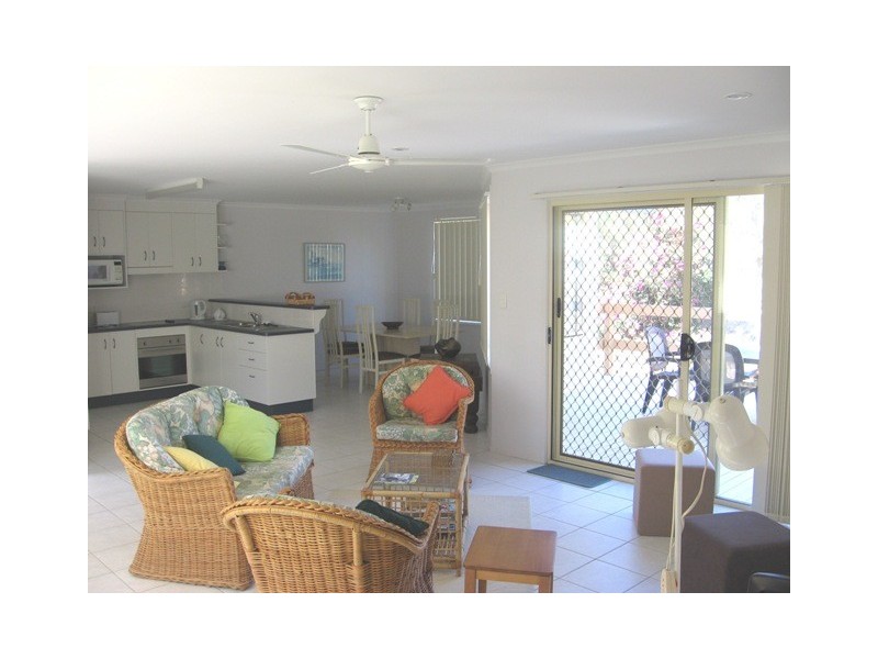 2/2 Reef Street, Zilzie QLD 4710