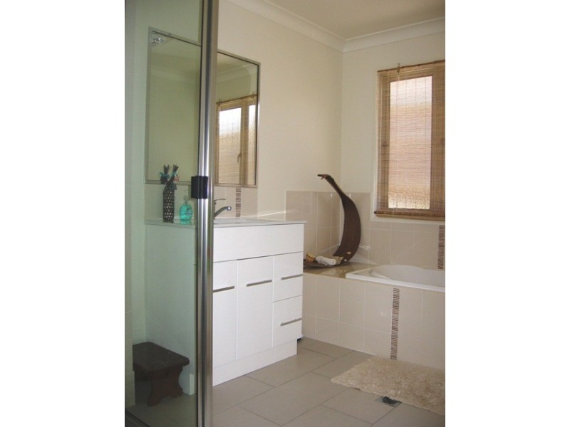 11 Hillside Court, Zilzie QLD 4710