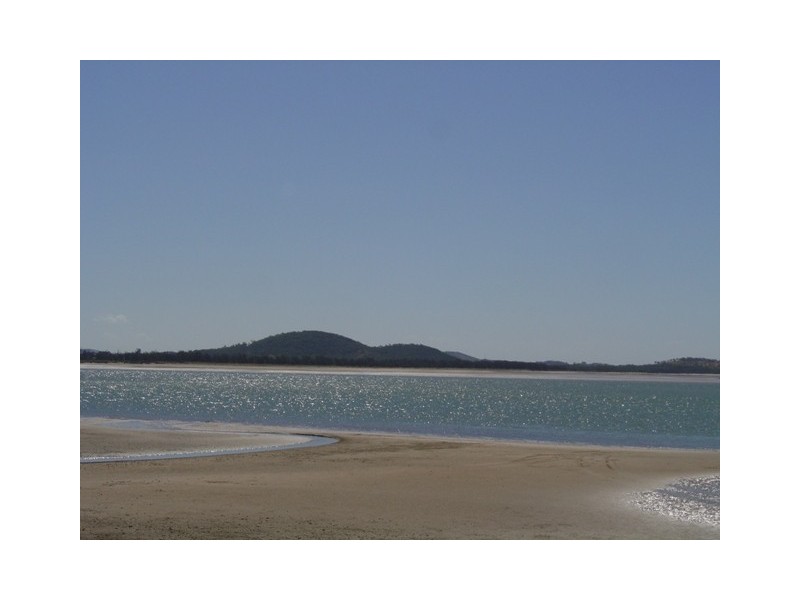 11 Meadow Street, Keppel Sands QLD 4702