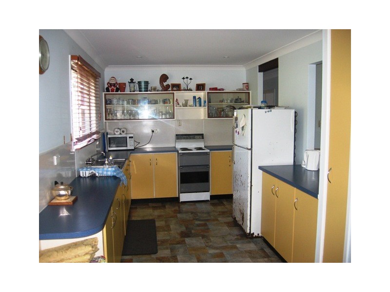 1 Cnr Keppel & Wood Streets, Emu Park QLD 4710