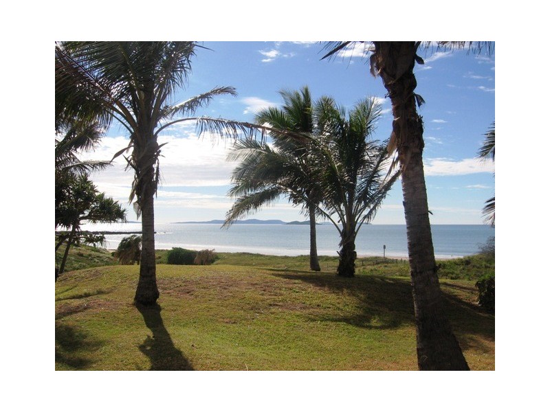 1 Cnr Keppel & Wood Streets, Emu Park QLD 4710
