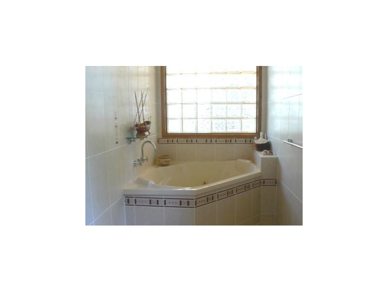 112 Archer Street, Emu Park QLD 4710