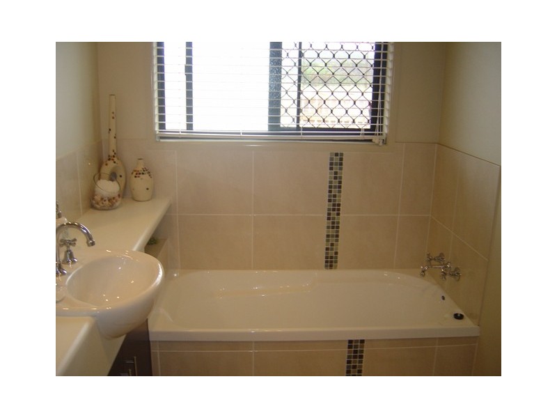 60 Amalfi Drive, Zilzie QLD 4710