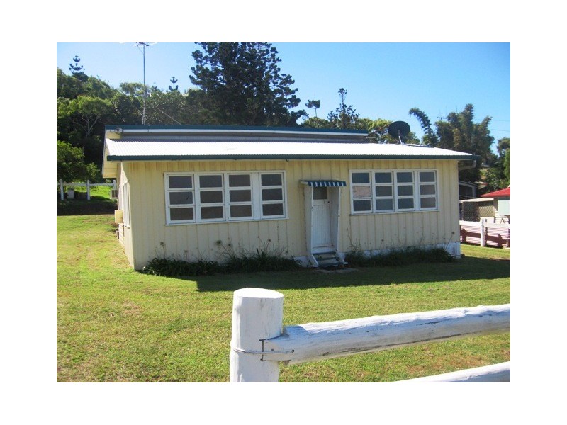 21 Phillip Street, Emu Park QLD 4710