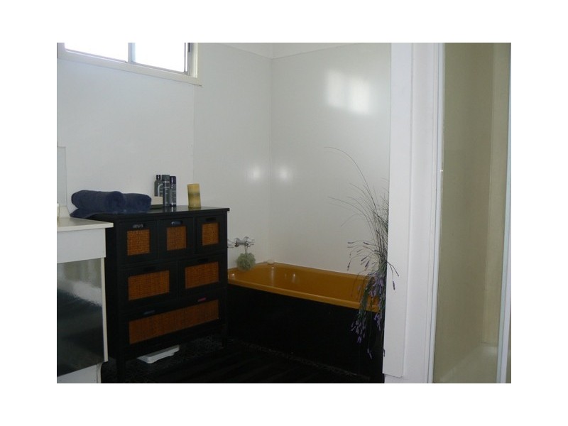 6 Arthur Street, Emu Park QLD 4710