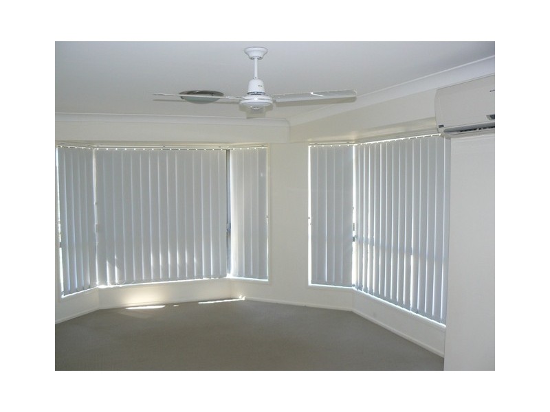 19 Discovery Crescent, Rosslyn QLD 4703